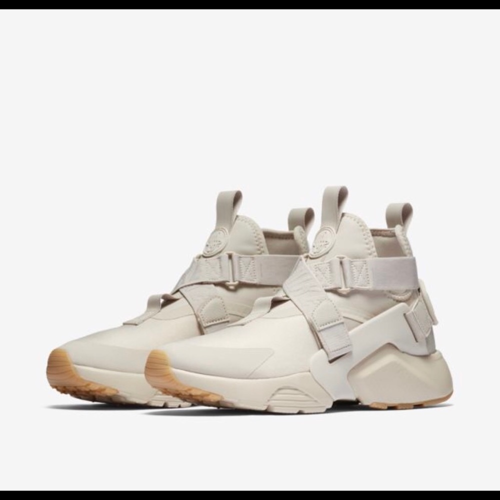 W Nike Air Huarache City